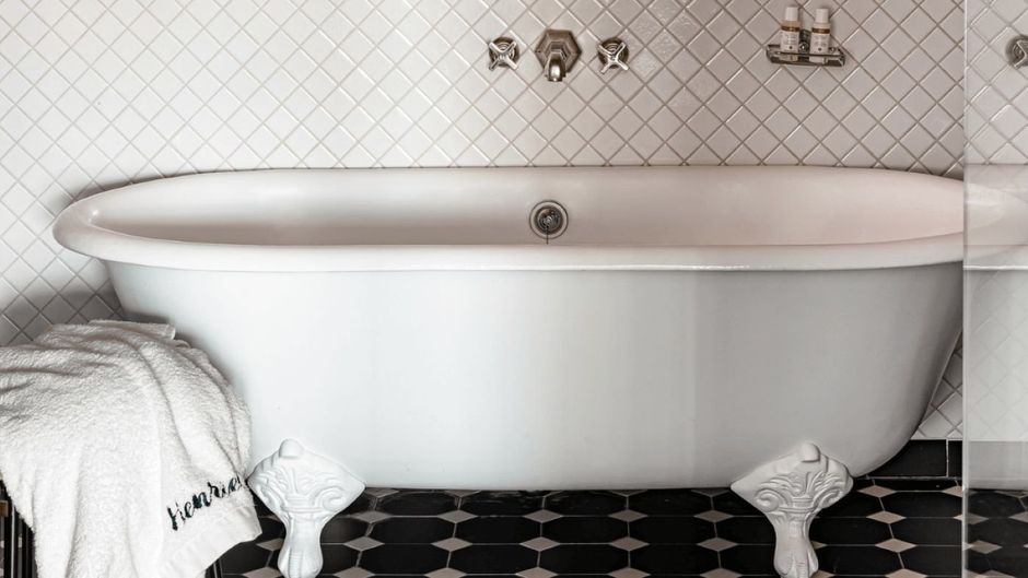 Henrietta Hotel Suite