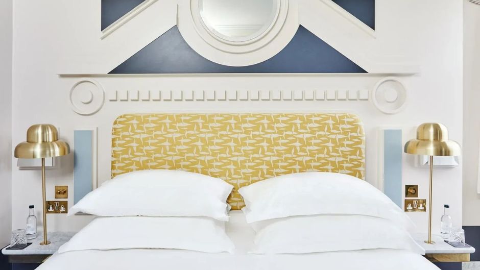 Henrietta Hotel Room