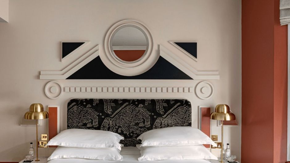 Henrietta Hotel Room