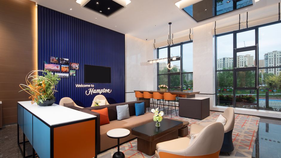 Hampton Hilton YZY West Railway Lobby
