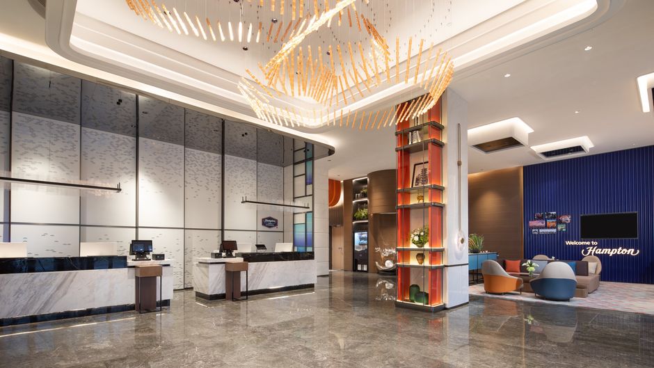 Hampton Hilton YZY West Railway Lobby