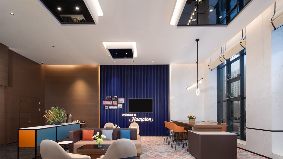 Hampton Hilton YZY West Railway Lobby