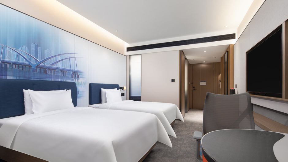 Hampton Hilton YZY West Railway Room