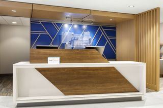 Holiday Inn Exp Plainwell