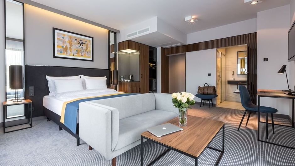 Grand Ascot Hotel Room
