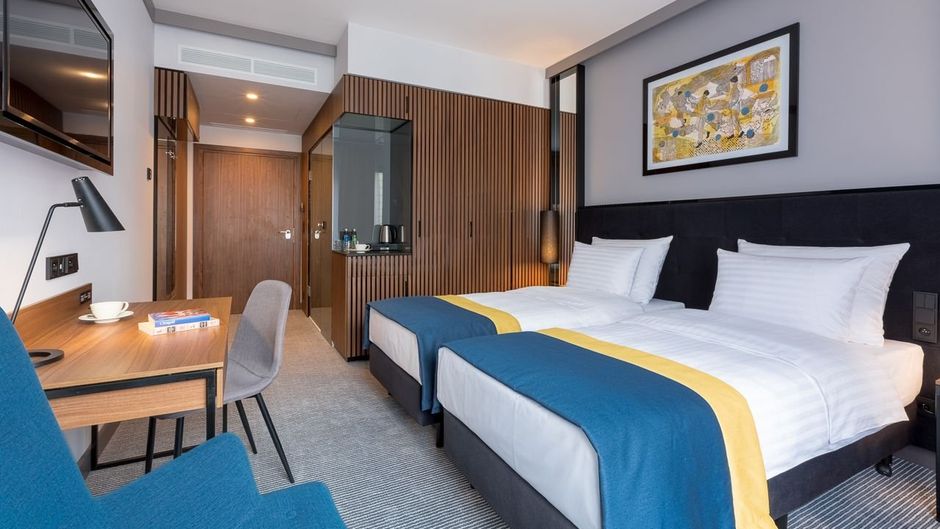 Grand Ascot Hotel Room