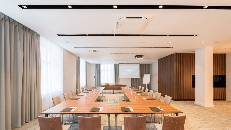Grand Ascot Hotel Meeting