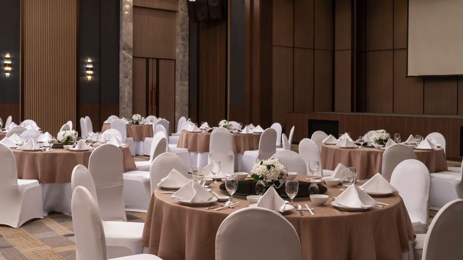The Tide Resort Meeting