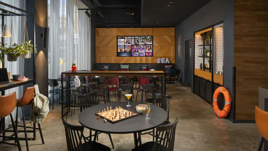 Moxy Southampton Lobby