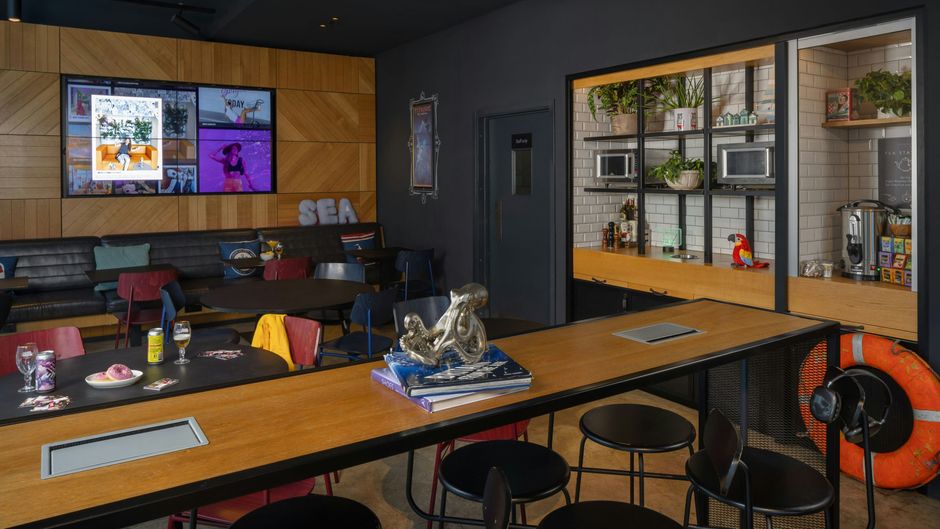 Moxy Southampton Lobby