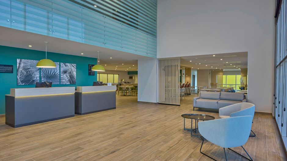 City Express Tijuana El Florid Lobby