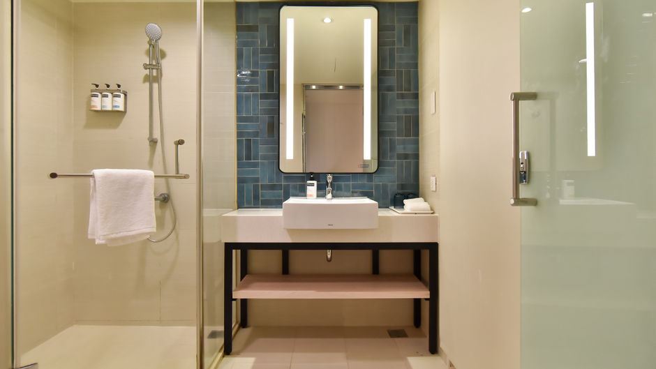 Holiday Inn Express Taipei Train Station Room
