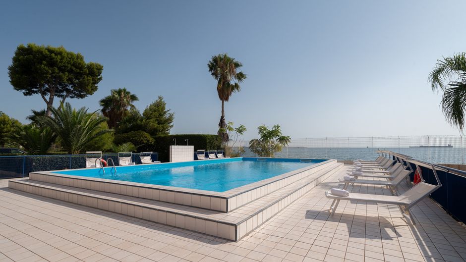 Hotel Delfino Taranto Pool