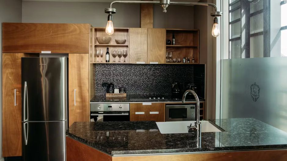 King & Queen Hotel Suites Suite