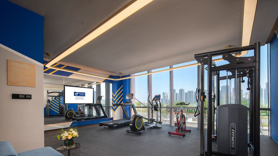 Holiday Inn Exp Qingdao City Balcony Health Club