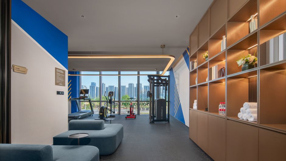 Holiday Inn Exp Qingdao City Balcony Health Club