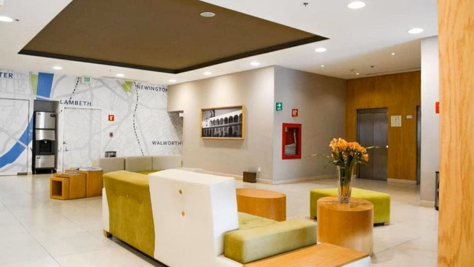 Stain Loft and Suites Lobby