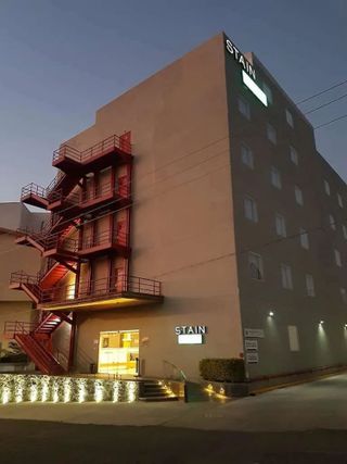 Stain Loft and Suites