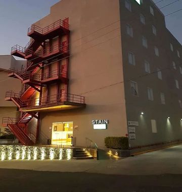 Stain Loft and Suites