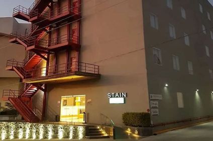 Stain Loft and Suites