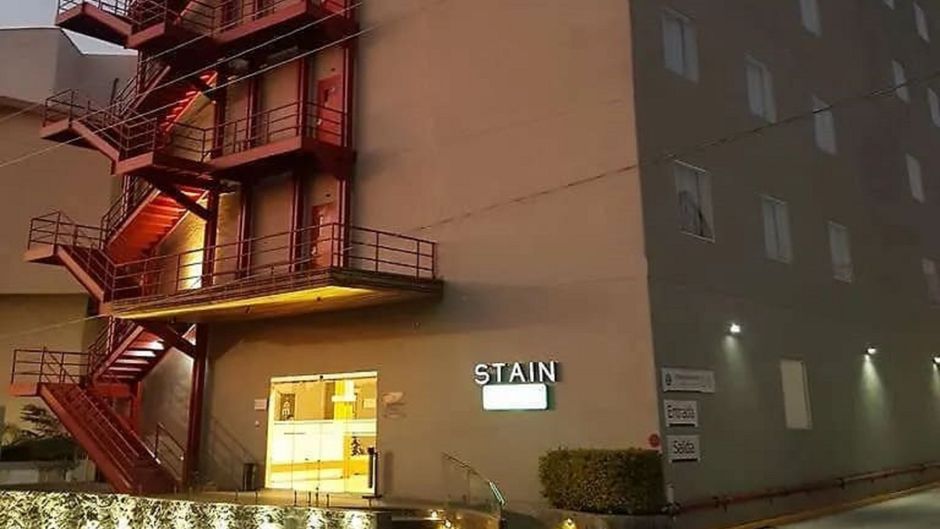 Stain Loft and Suites Exterior