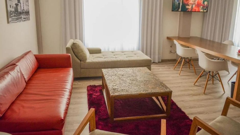 Stain Loft and Suites Suite