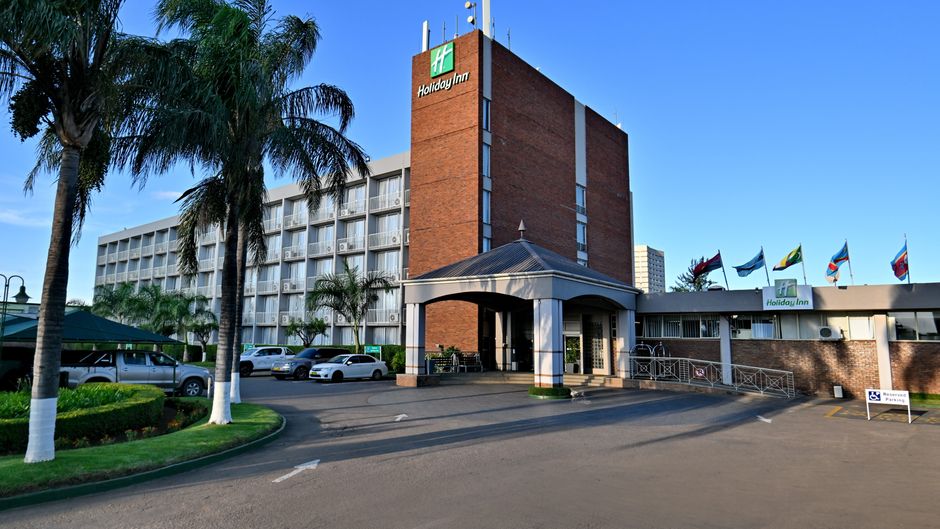 Holiday Inn Bulawayo Exterior
