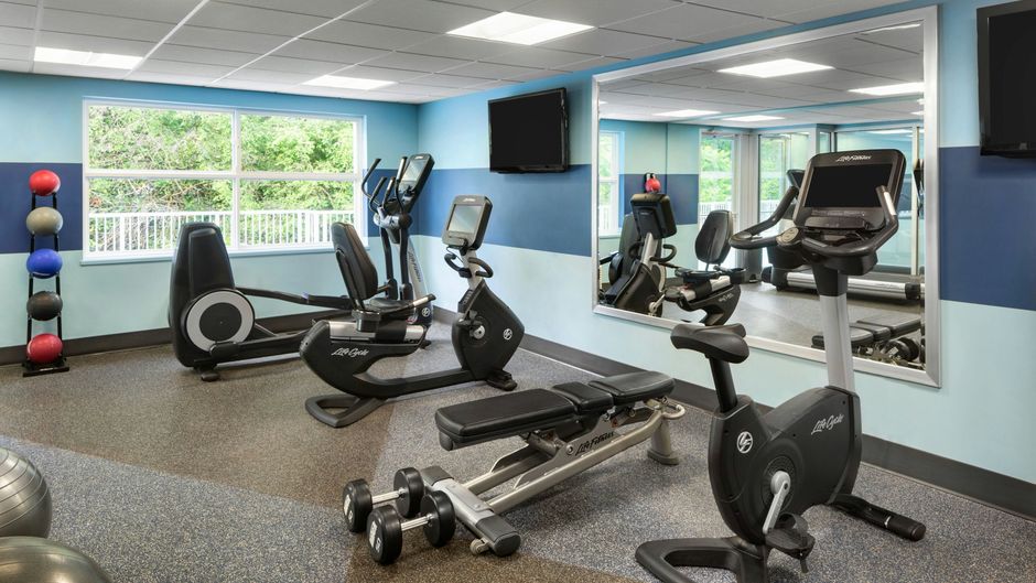 Four Points by Sheraton Surrey Health Club