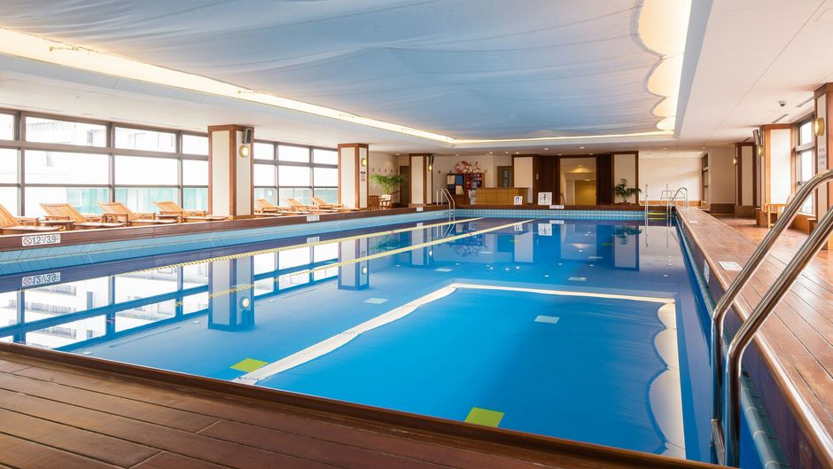 Kobe Bay Sheraton Hotel & Towers Pool