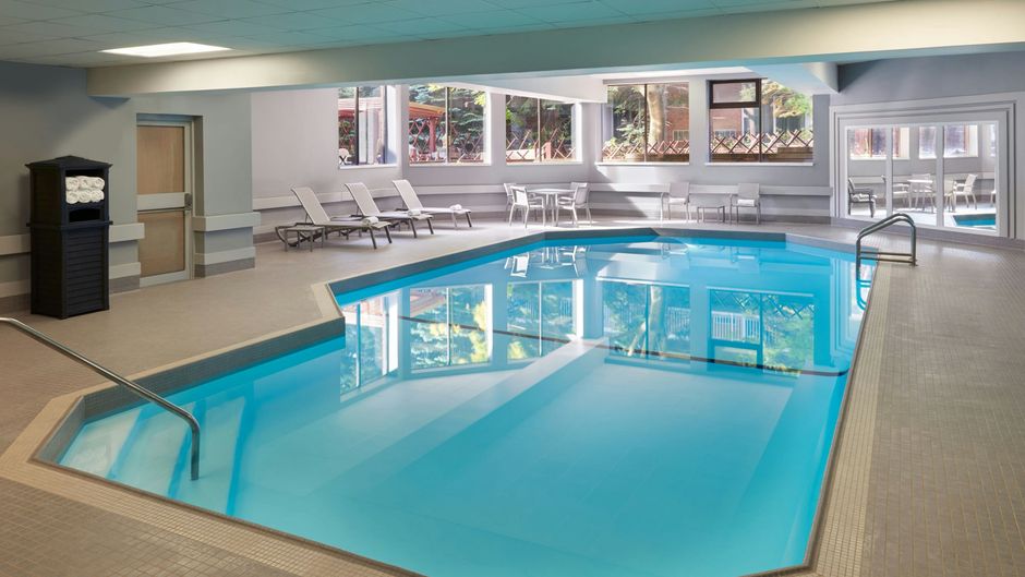 Sheraton Parkway Toronto North Hotel Pool