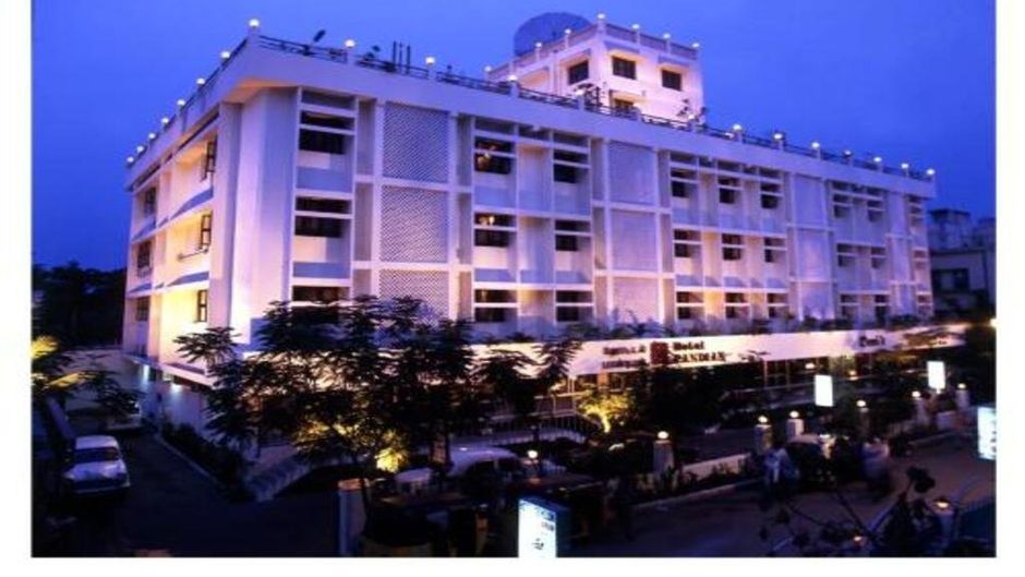 Hotel Pandian Exterior