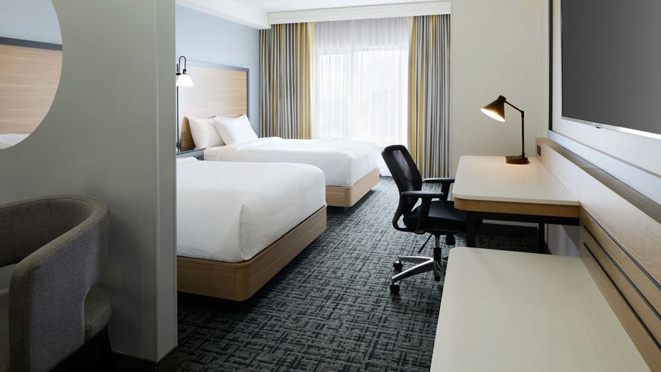 Fairfield Inn & Suites Montreal Airport Suite