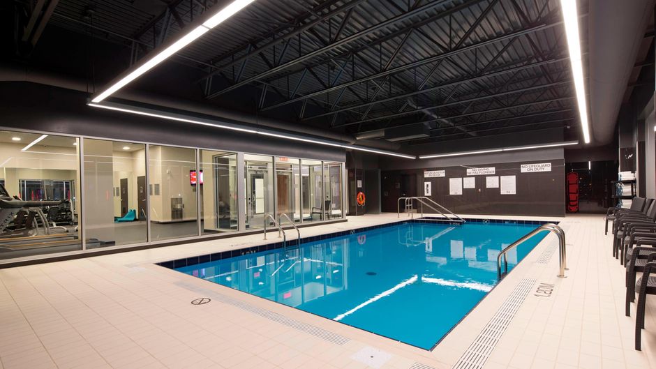 Courtyard by Marriott Quebec City Pool