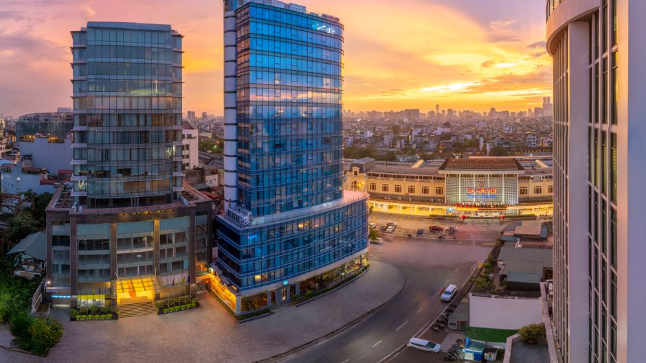 Tru by Hilton Hanoi Station Exterior