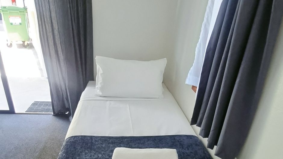 Summit Motor Lodge Room