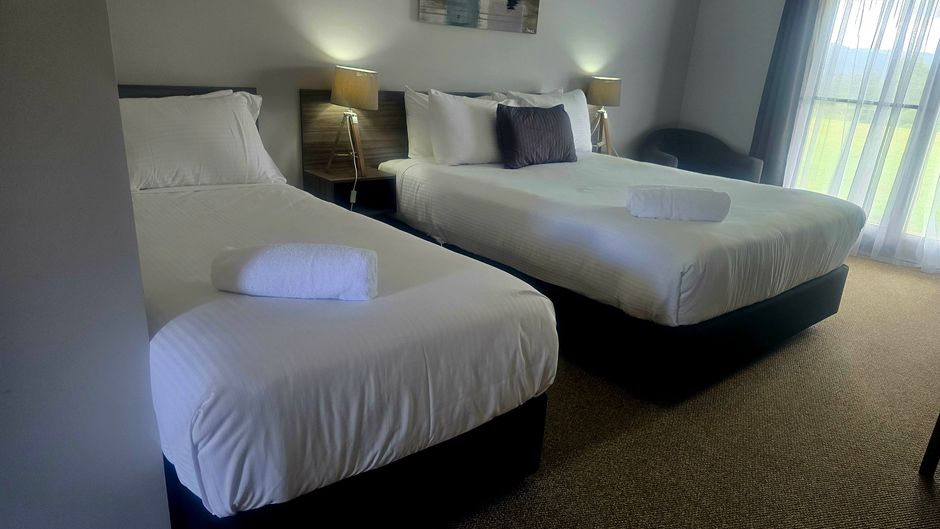 Lookout Motor Inn Room