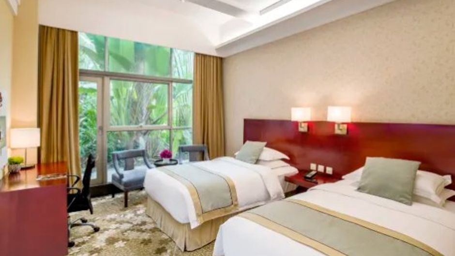 Langshan Hotel Room