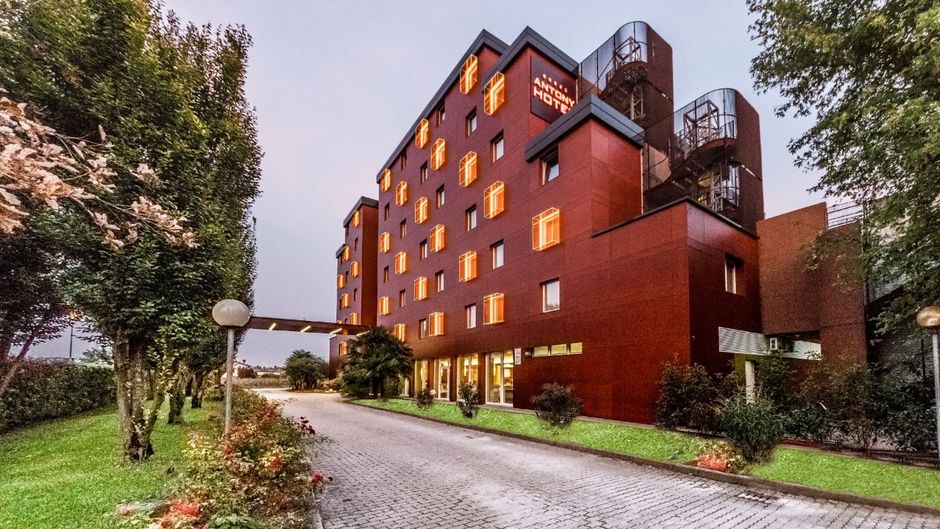 Antony Hotel Exterior
