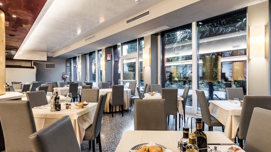 Antony Hotel Restaurant