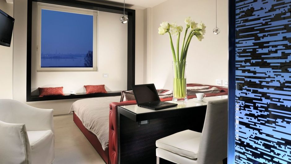 Antony Hotel Room