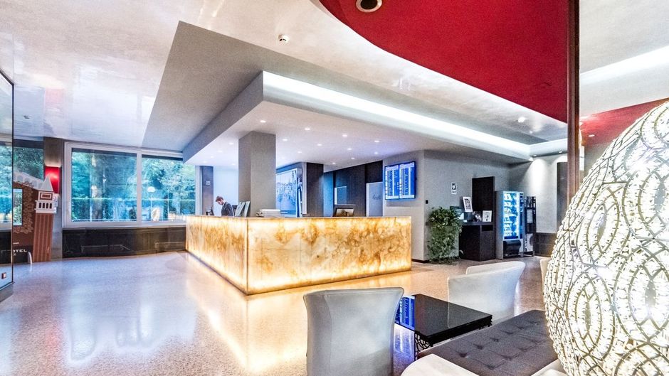 Antony Hotel Lobby