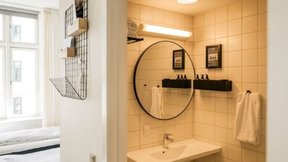 Ibsens Hotel Room