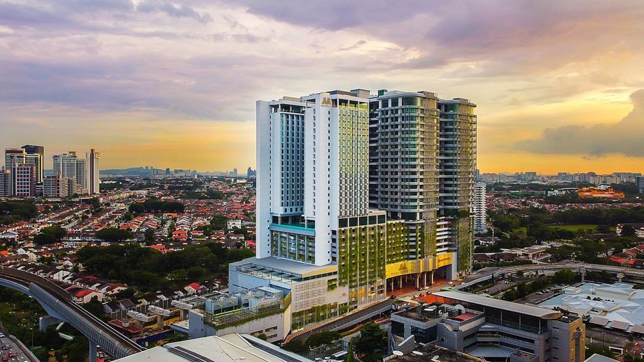 M World Hotel Exterior