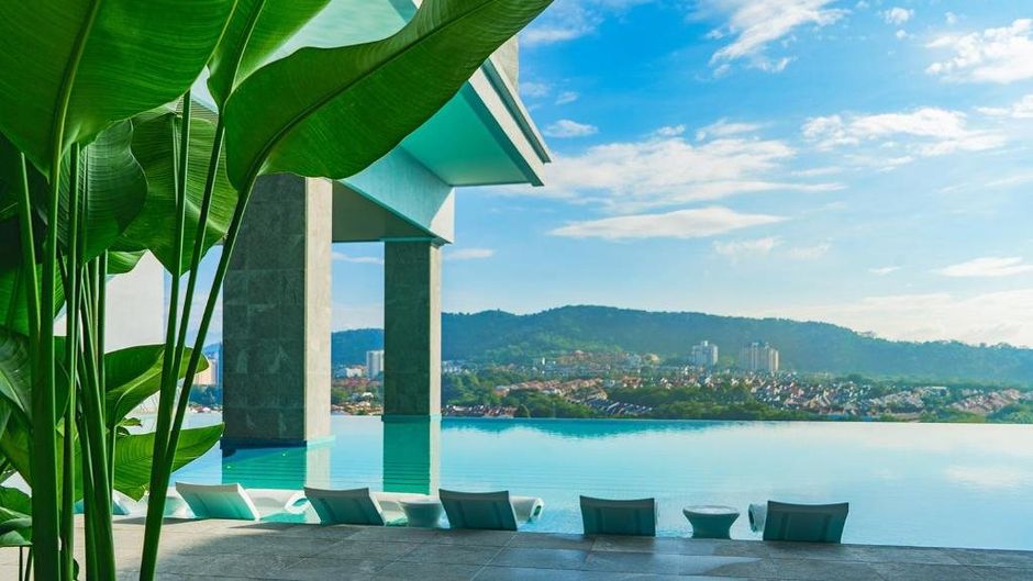 M World Hotel Pool