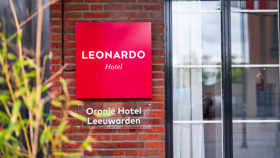 Oranje Hotel Leeuwarden Exterior