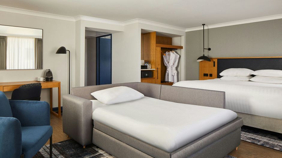 Edinburgh Marriott Holyrood Hotel Suite
