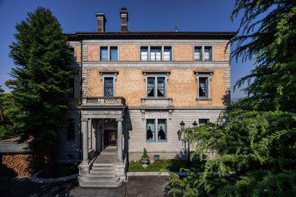 Hotel Chourakukan