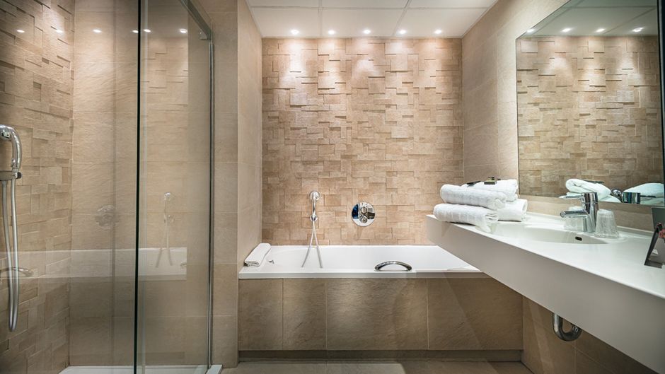 Hotel France & Chateaubriand Room