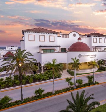 Holiday Inn Club Grand Residences