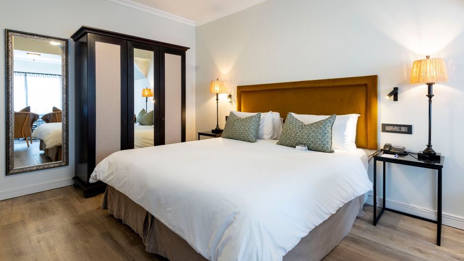 ANEW Hotel Hilton Suite